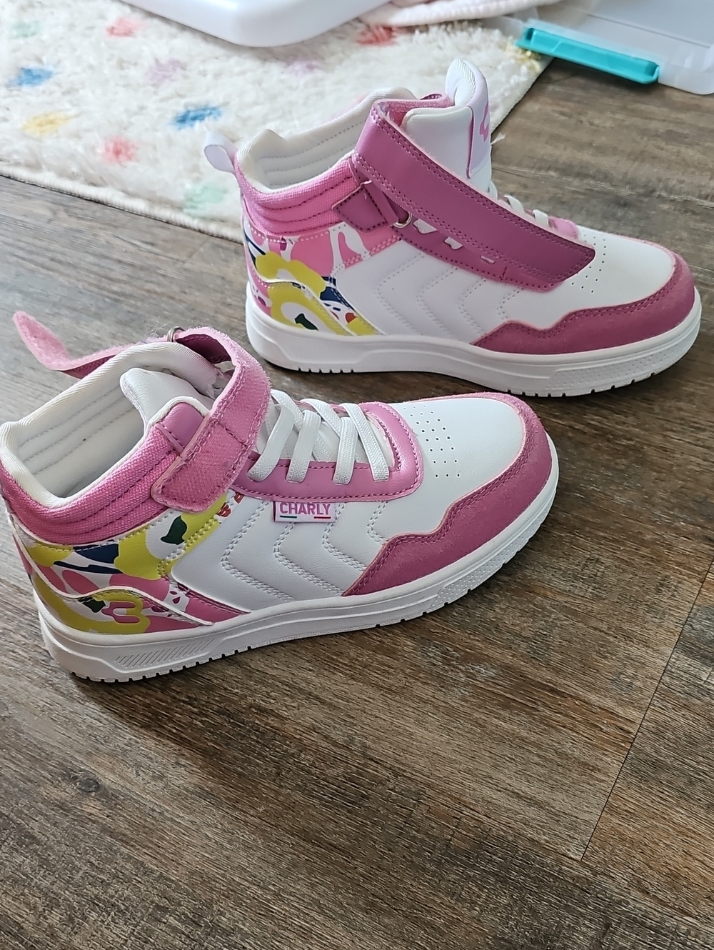 Kids Pink & White High-Top Sneakers Big Kids Size 2.